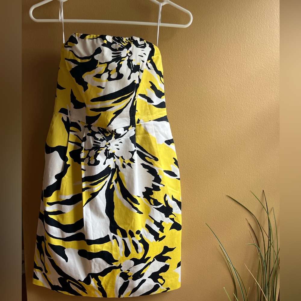 Express Strapless Black, White, and Yellow Mini Dress With Pockets, Size 4